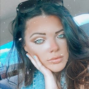 Meet your Posher, Eliza